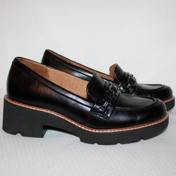 Naturalizer Cabana Lug Sole Slip on Black Loafer Women's Size 6M - Picture 3 of 14